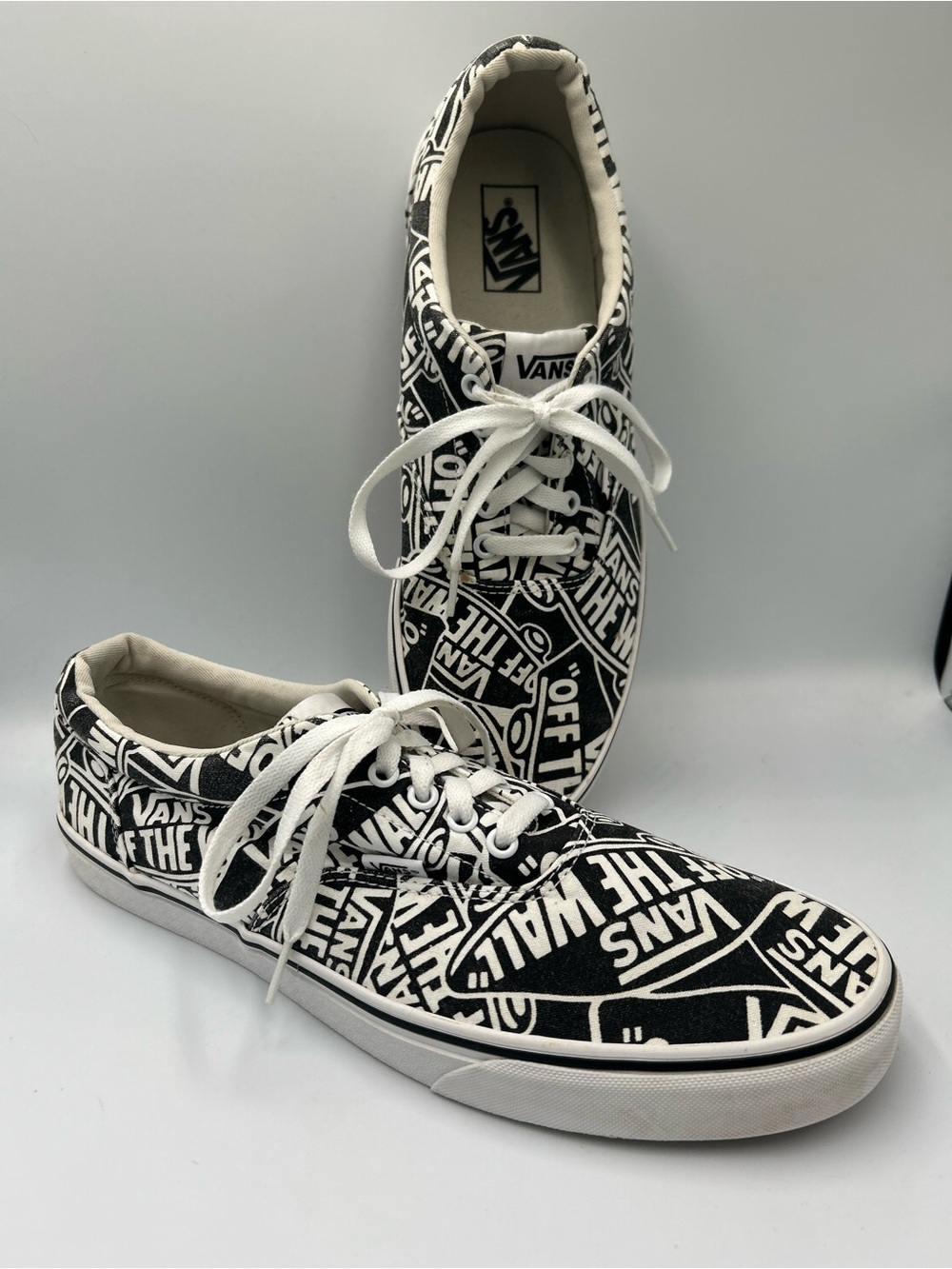 Vans Black & White Logo-Print Low Top Sneakers